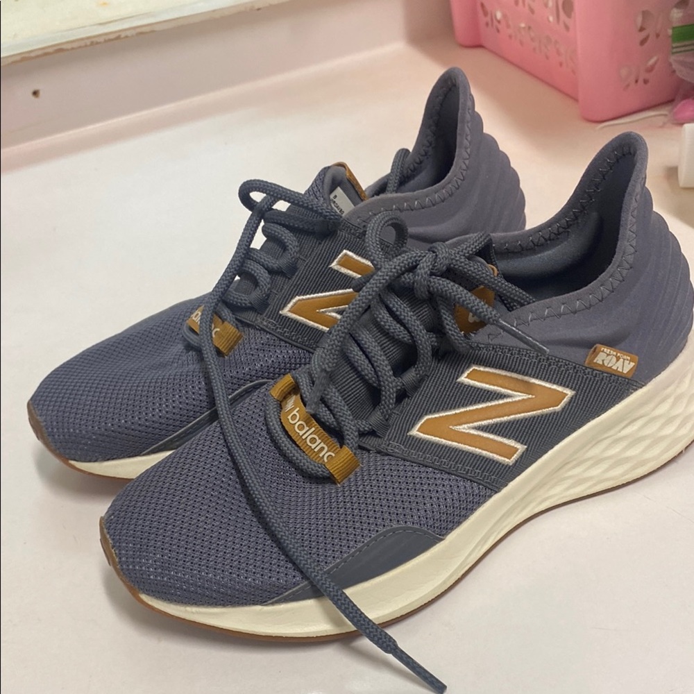 New Balance Women's Gray Sneakers***
